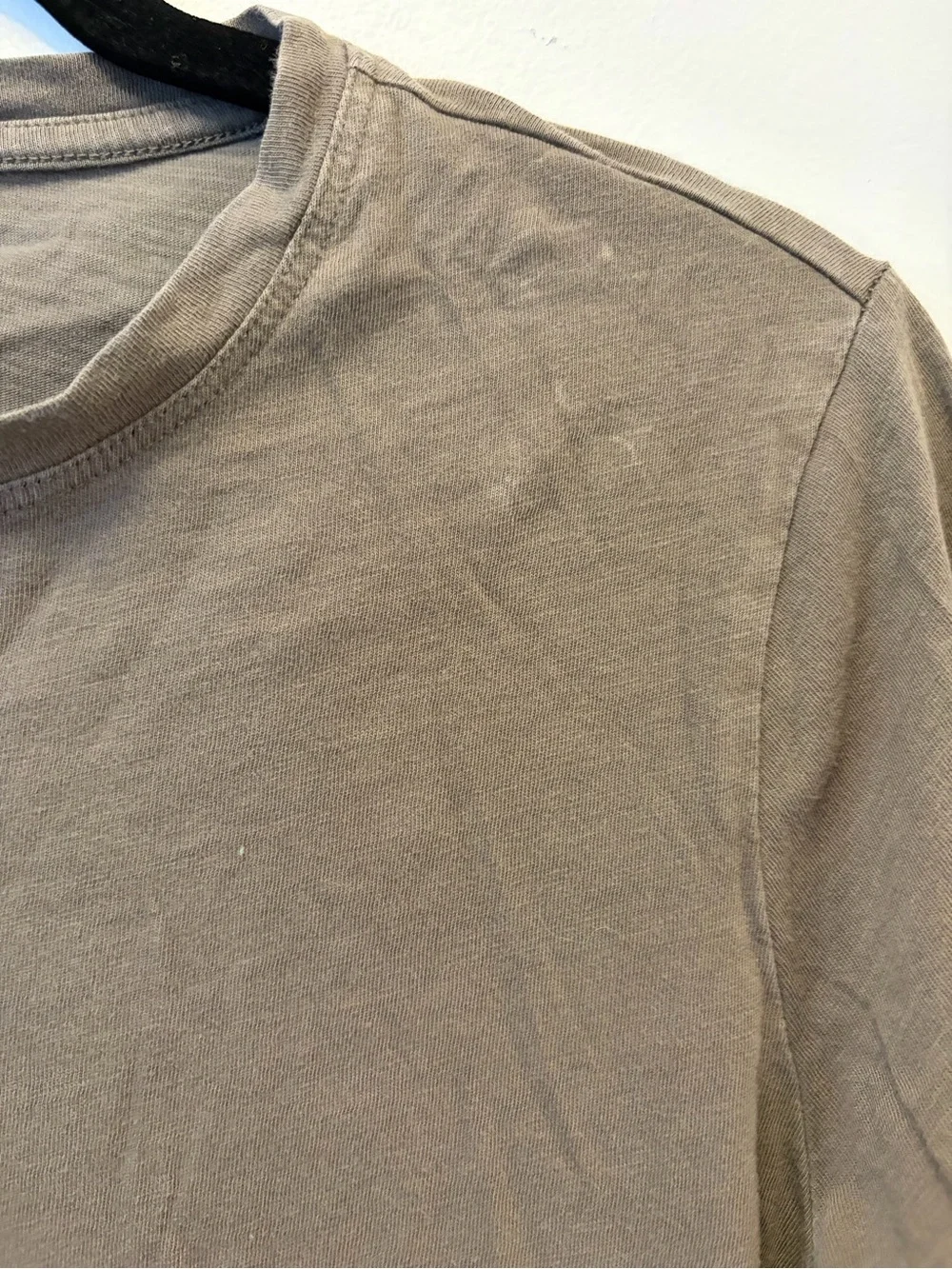 Athleta Taupe Long Sleeve Crewneck Tee Shirt Size Medium Athletic Athleisure